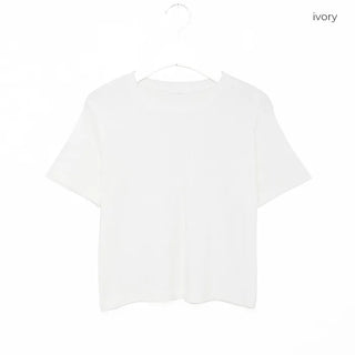 Heart-punched short-sleeved T-shirt
