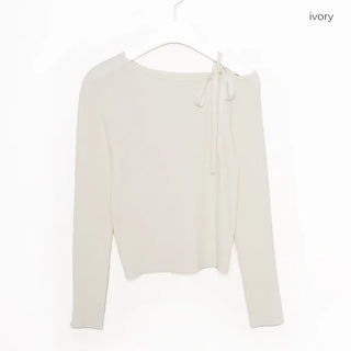 One-shoulder ribbon knit T-shirt