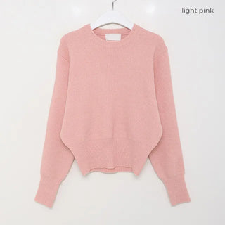 Simple and colorful knitwear