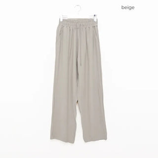 Simple wide banded slacks
