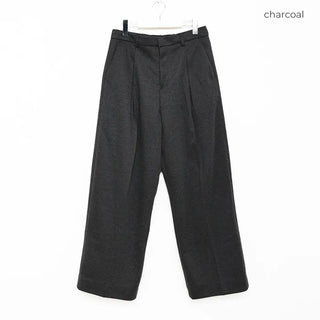 Wide-leg slacks with elastic waistband