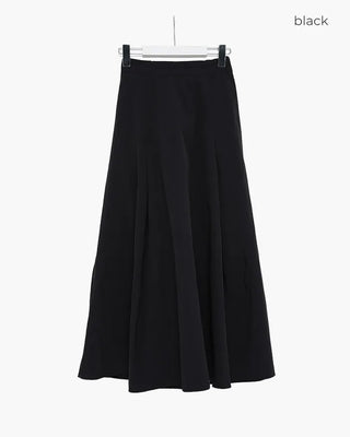 Two-pleated long skirt