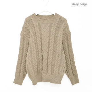 Cable oversized round knit