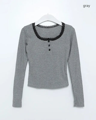Long-sleeved T-shirt with neck lace detail and buttons