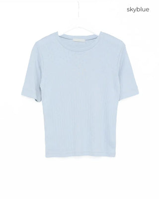 Simple eyelet short-sleeved T-shirt