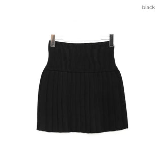 Knitted pleated skirt