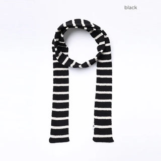Border pattern scarf