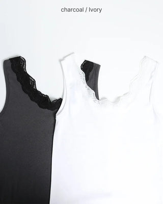 Wide lace U-neck tank top