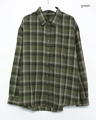 Patch pocket collar check shirt