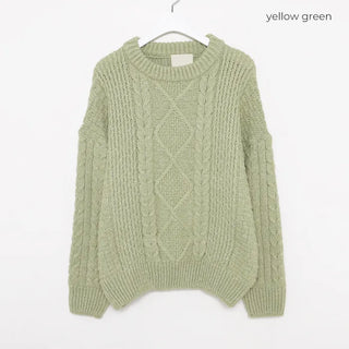 Cable oversized round knit