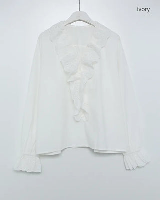 Punching detail blouse