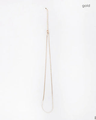 Simple line necklace