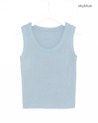 Simple round neck sleeveless knit