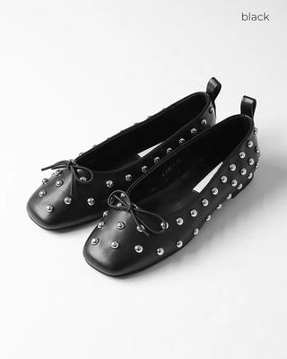 Studded ribbon flat shoes