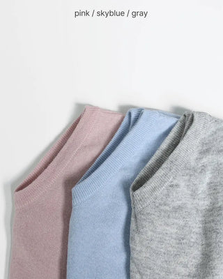 V-neck loose-fit knit