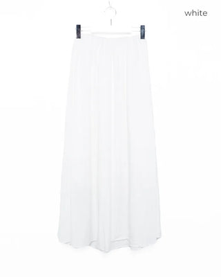 Elastic waist flared maxi skirt