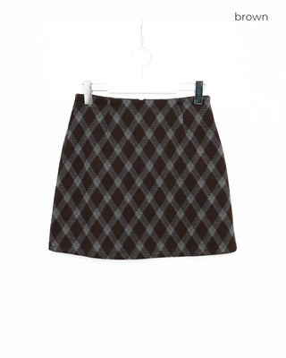 Checkered mini skirt