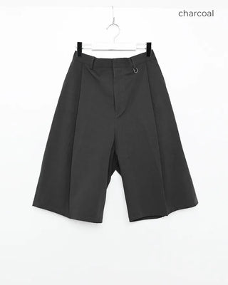 Unisex Bermuda shorts with tuck loops