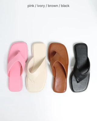 Square design flip sandals