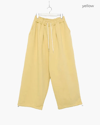 Fleece-lined one-pleat sweatpants