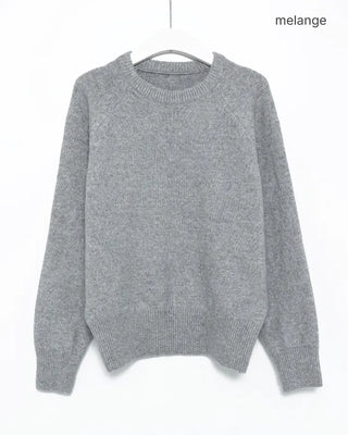 Simple round-neck knit