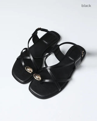 Ring-point string sandals