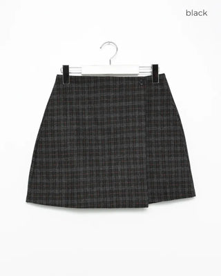 Checkered mini skirt