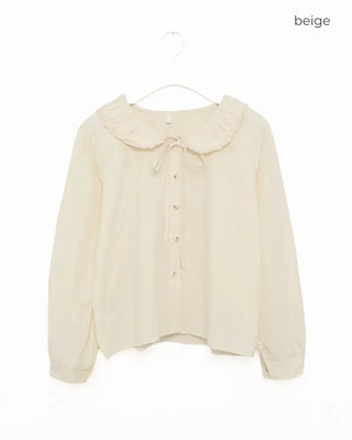 Round lace collar blouse