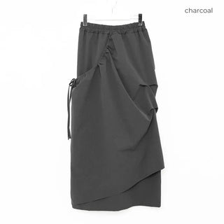 Low-balance pintuck long skirt