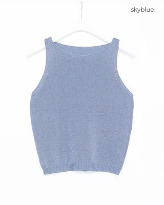 Boat neck sleeveless knit