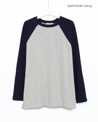 Raglan long-sleeved T-shirt