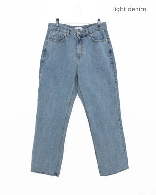 Back lettering denim pants