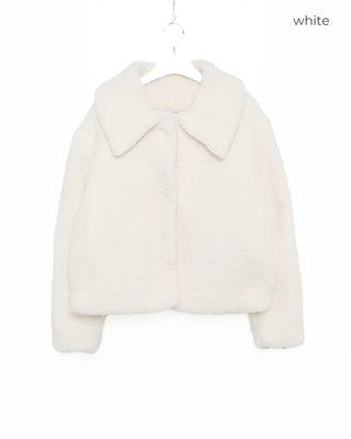 Loose-fitting colored fur jacket