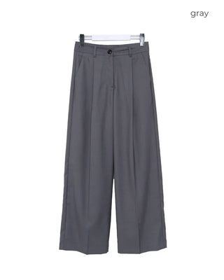 Normal tuck slacks