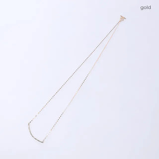 Round motif toggle clasp necklace