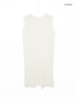 Perforated lace slit dress