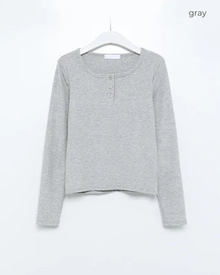 Button-down U-neck long-sleeved T-shirt