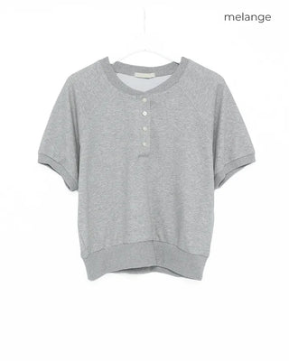 Henley neck short-sleeved sweatshirt