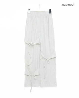 Easy pants with waist string ribbon detail