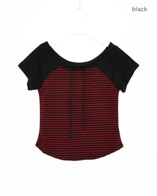 Raglan Border Off-Shoulder T-Shirt