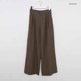 Double-pleated wide-leg slacks