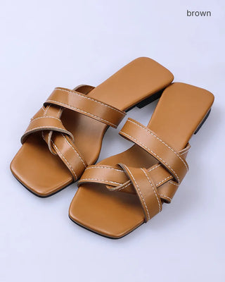 Square-toe twist sandals