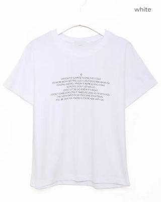 Small lettering short-sleeved T-shirt