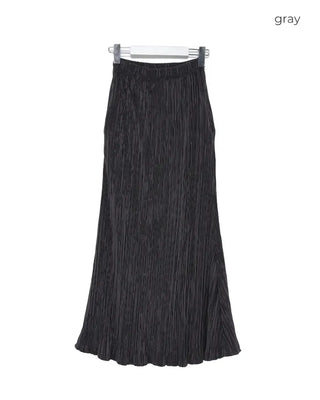 Pleated long skirt