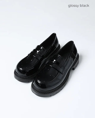 Round-toe penny loafers
