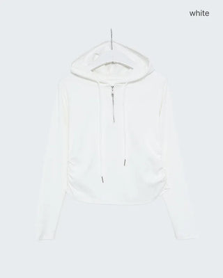 Side-gathered half-open hoodie