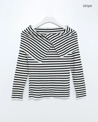 Color-point off-shoulder knit
