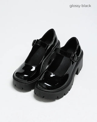 Buckle-type loafers