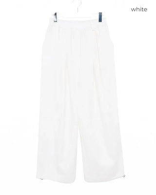 Cotton two-pleat wide-leg pants with key loop.