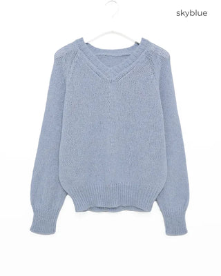 V-neck loose-fit knit